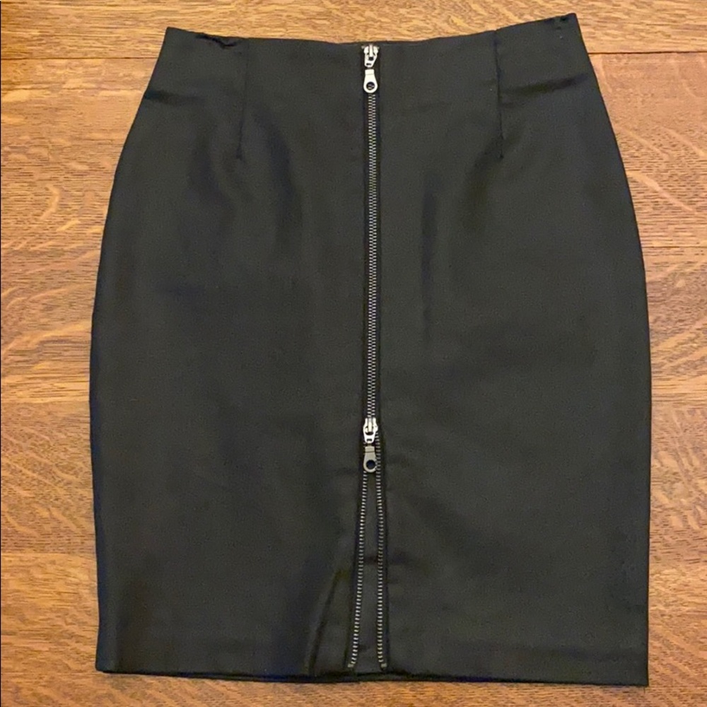 Waxed black pencil skirt with zipper sz 4